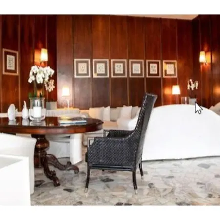 Plaza Esplanade 3*