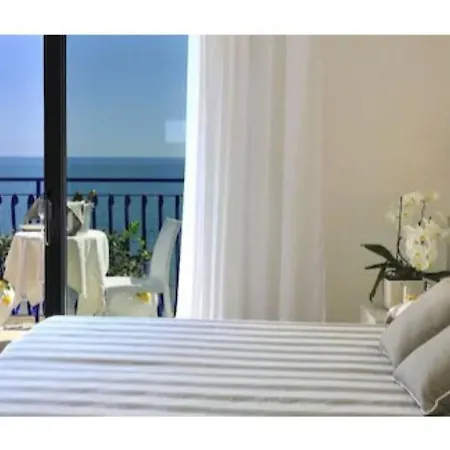 Plaza Esplanade Hotel