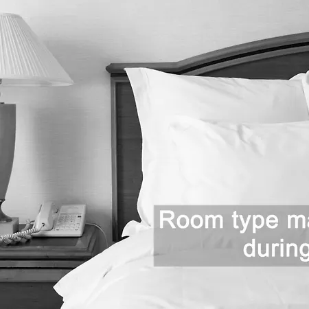 Hotel Plaza Esplanade 3*