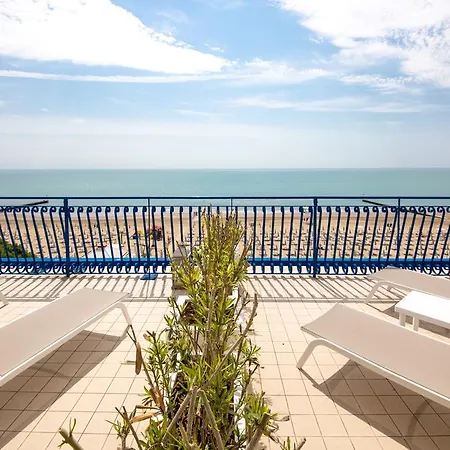 Plaza Esplanade Hotel 3*
